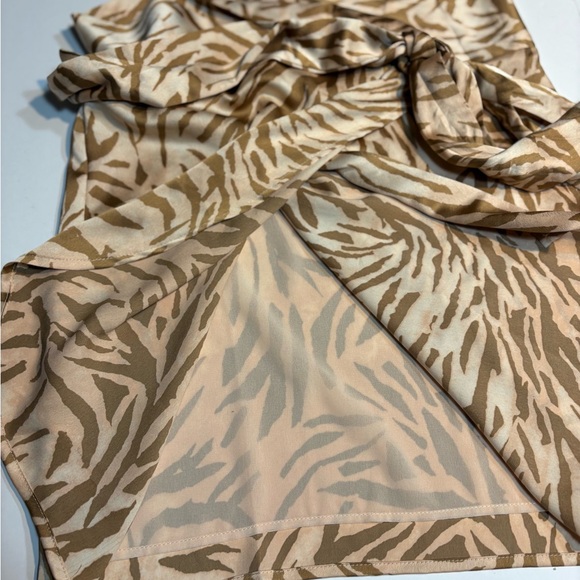 Dress Forum animal print mini wrap skirt animal print silky Small - Picture 3 of 7